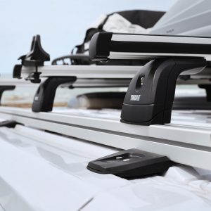 Thule SmartClamp vzdolžne tirnice, vključno s paketom adapterjev za markize