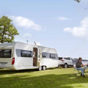 Univerzalna antena za DVB-T2/FM/DAB+/4G LTE in hitri internet 5G