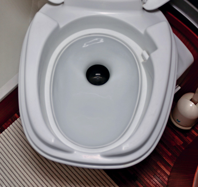 TWUSCH porcelanski vložek za stranišče Thetford C500 - slika 2