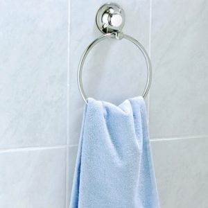 Držalo za brisače s priseskom