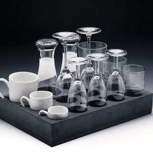 Univerzalno držalo za kozarec in skodelico