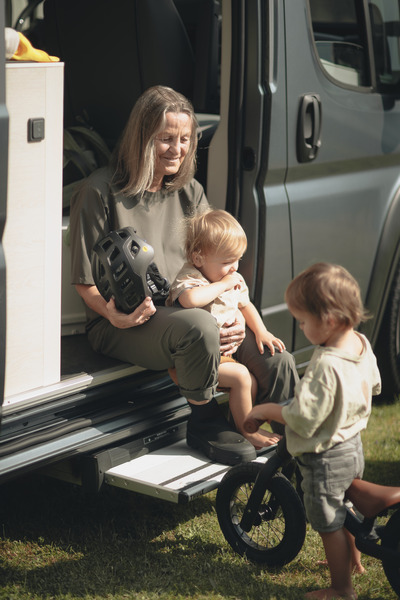 Thule električna stopnica za Ducato, Jumper, Boxer Slide-Out Step G2 - slika 2