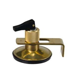 Zložljiv prisesek za pritrditev markize na drog za zapornico